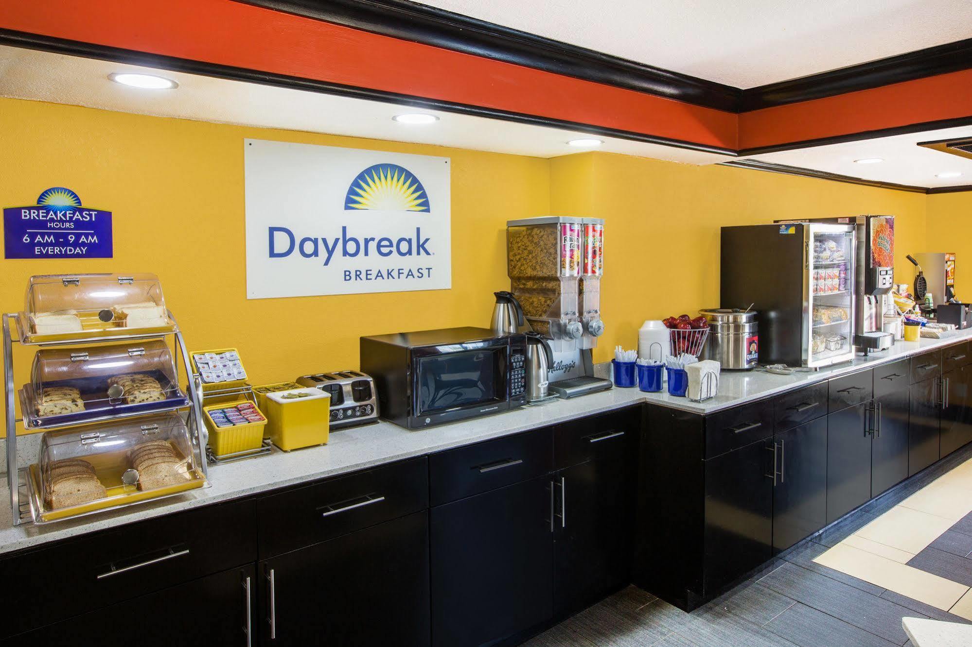 Days Inn By Wyndham Little Rock/Medical Center Εξωτερικό φωτογραφία